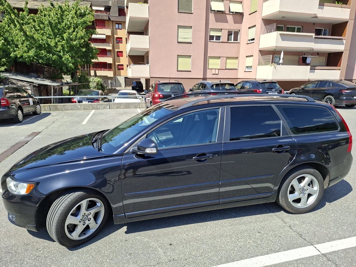 Volvo Automobili: Volvo V50 D3 Business – Usato da Gwatt (Thun) venduto da Parz1val 1