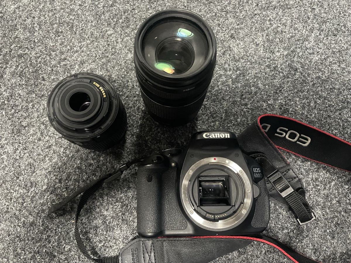 Canon Appareil photo: Canon EOS 600D Spiegelreflexkamera mit zwei Objektiven – D'occasion à Lupsingen par McFly12 5