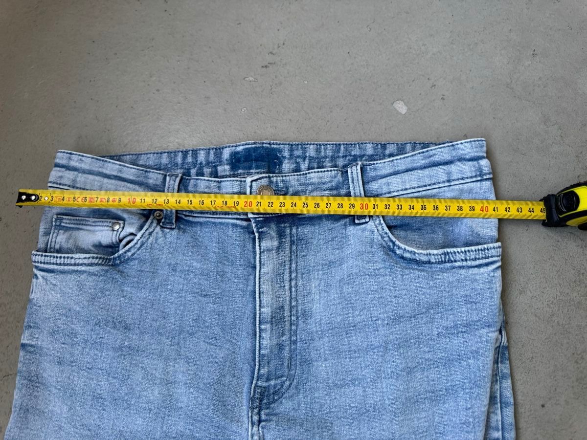 H&M Jeans: Damen Jeans hellblau Grösse 40 Bundmass 44 cm – Usato da Neuhausen venduto da rom_zrr2 1
