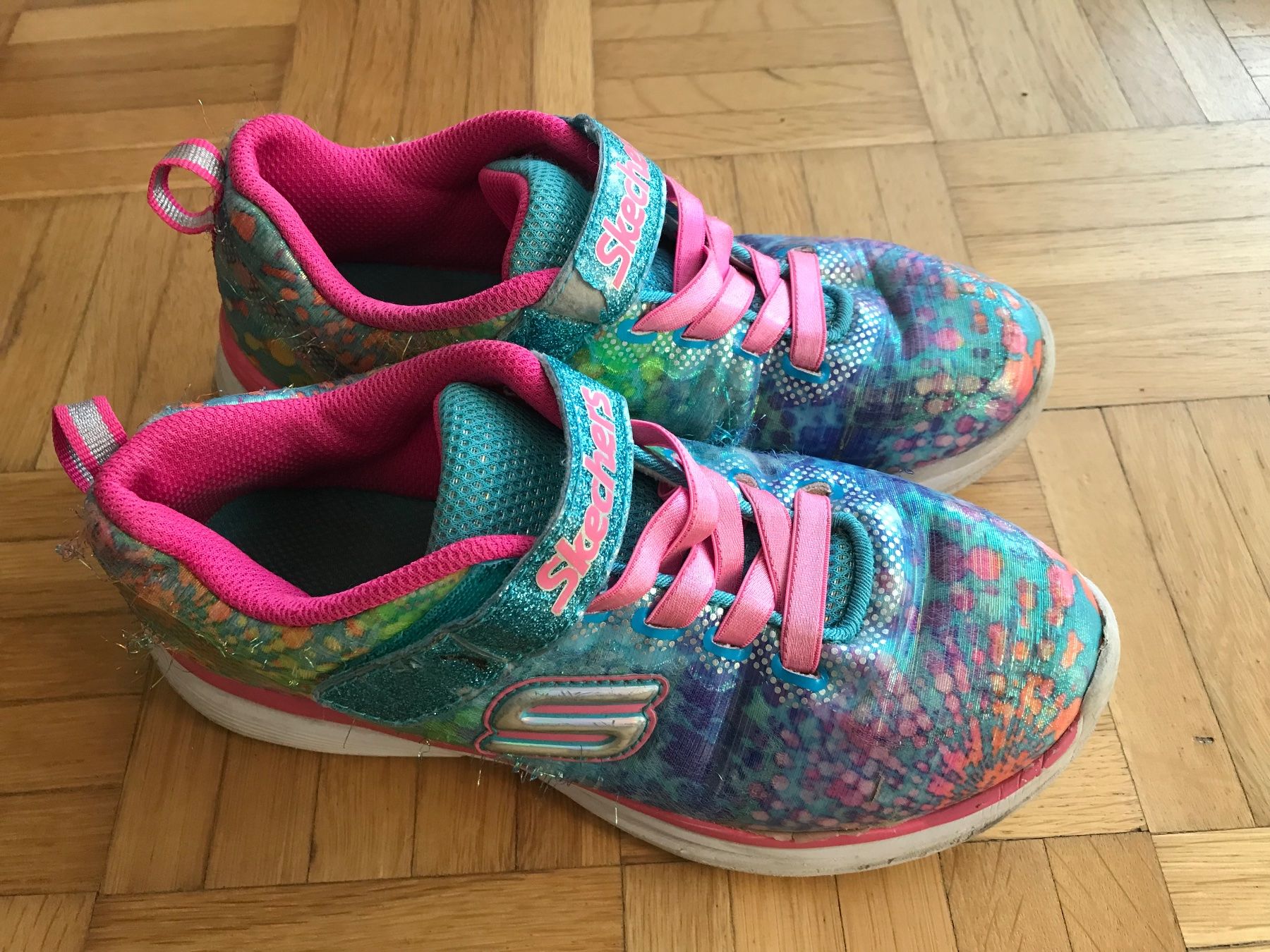 Skechers Scarpe per ragazze: Turnschuhe von Skechers Grösse 32 – Usato da Emmenbrücke venduto da Hathor123