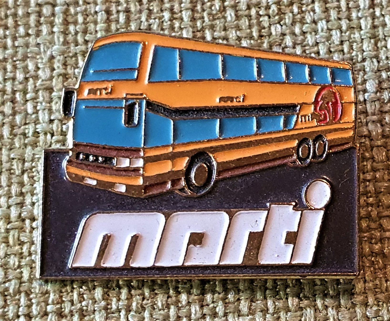 Tables: J478 - Pin Reise Bus marti Schweiz – D'occasion à Reinach BL par Boston-Verkauf