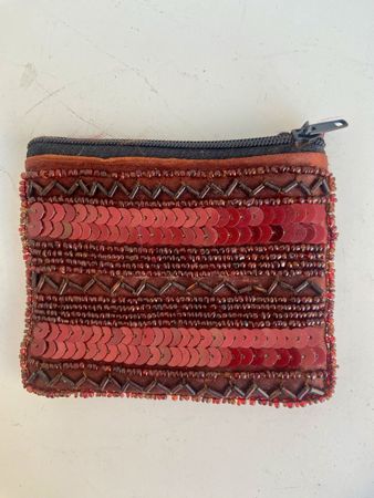 Schicke Pailletten & Perlen Pochette - Sommerlicher Hingucke