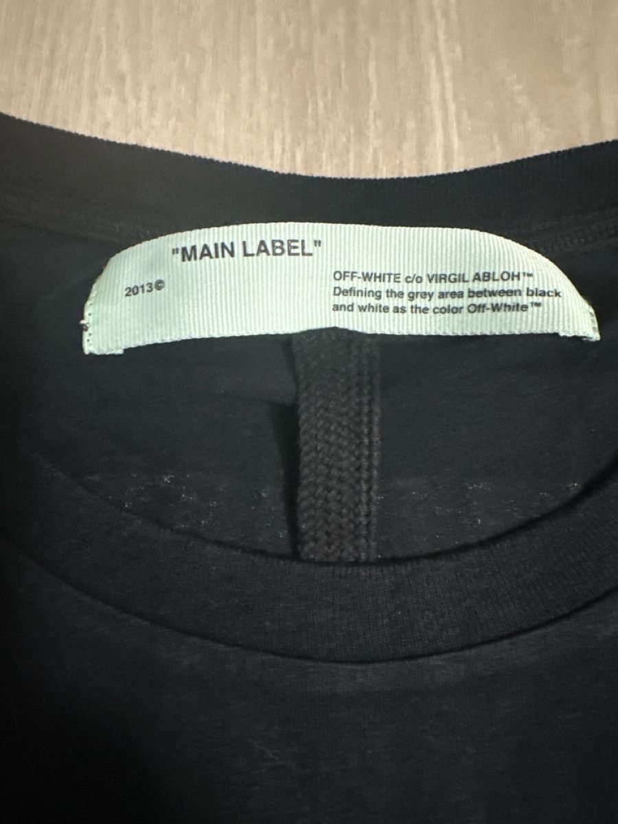 Off-White T-shirt: Off White T-Shirt – Nuovo e nell'imballaggio originale da Trimmis venduto da Subburbia 2