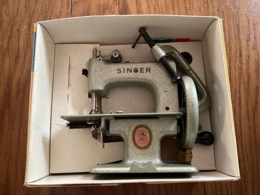 SINGER Machine A Coudre JOUET Enfant COUTURE Golden Panorami 6