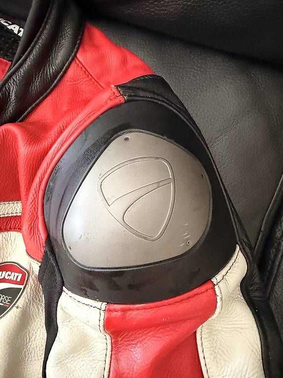 Giacche: Ducati Dainese Lederjacke Gr. 50 – Usato da Kriens venduto da R98K 4