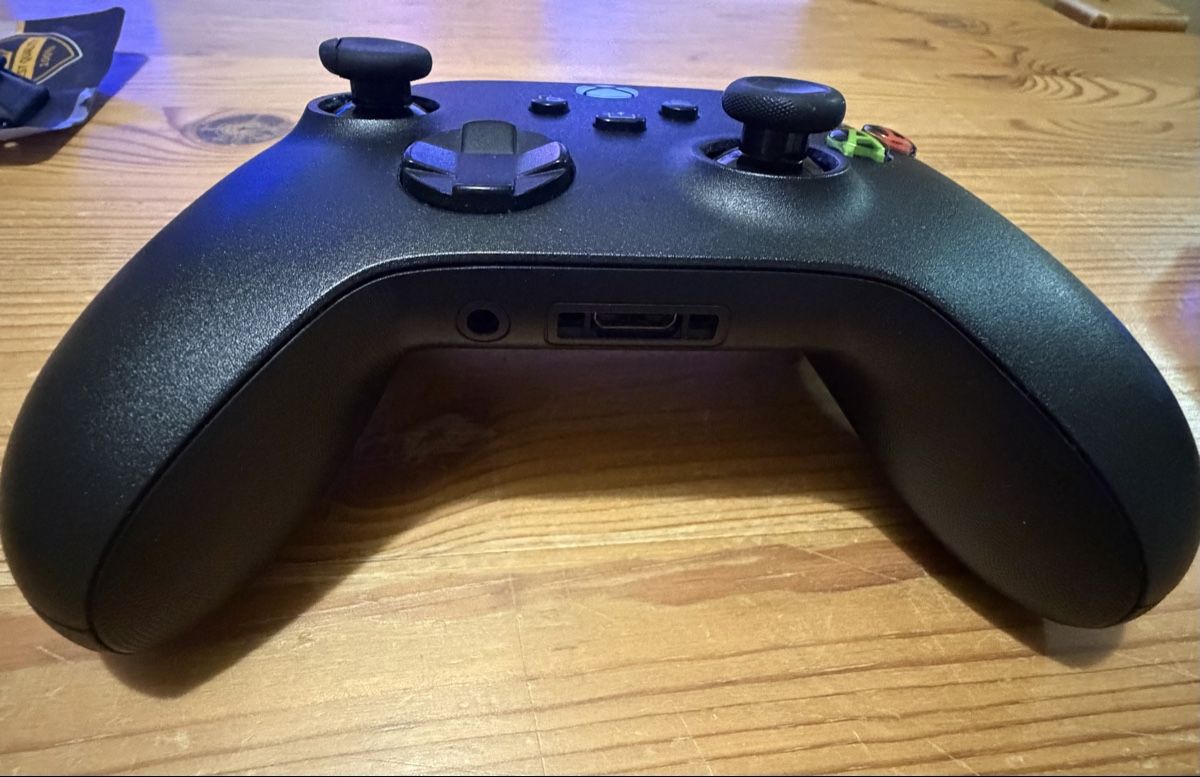 Microsoft Controller: Xbox series X/S Wireless Controller schwarz  – Usato da Flumserberg tannenboden alp venduto da pedroredshoes 5