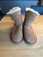 Original UGG Women's Classic Short Boot