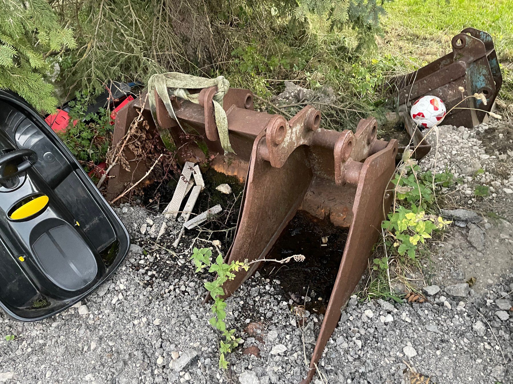 Bagger: Pelle mécanique 8 tonnes – Defekt aus Boudevilliers von Mrpiup 5