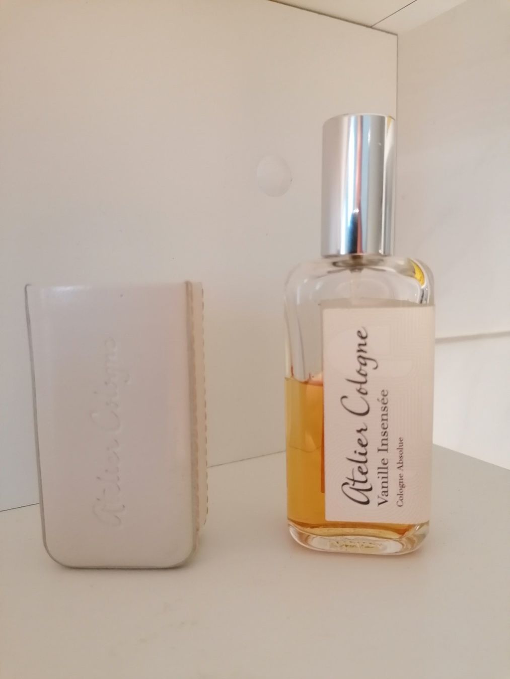Parfum & Eau de Toilette: Atelier cologne vanille insensée 30ml mit Lederhülle – Gebraucht aus Bösingen von Freejack69