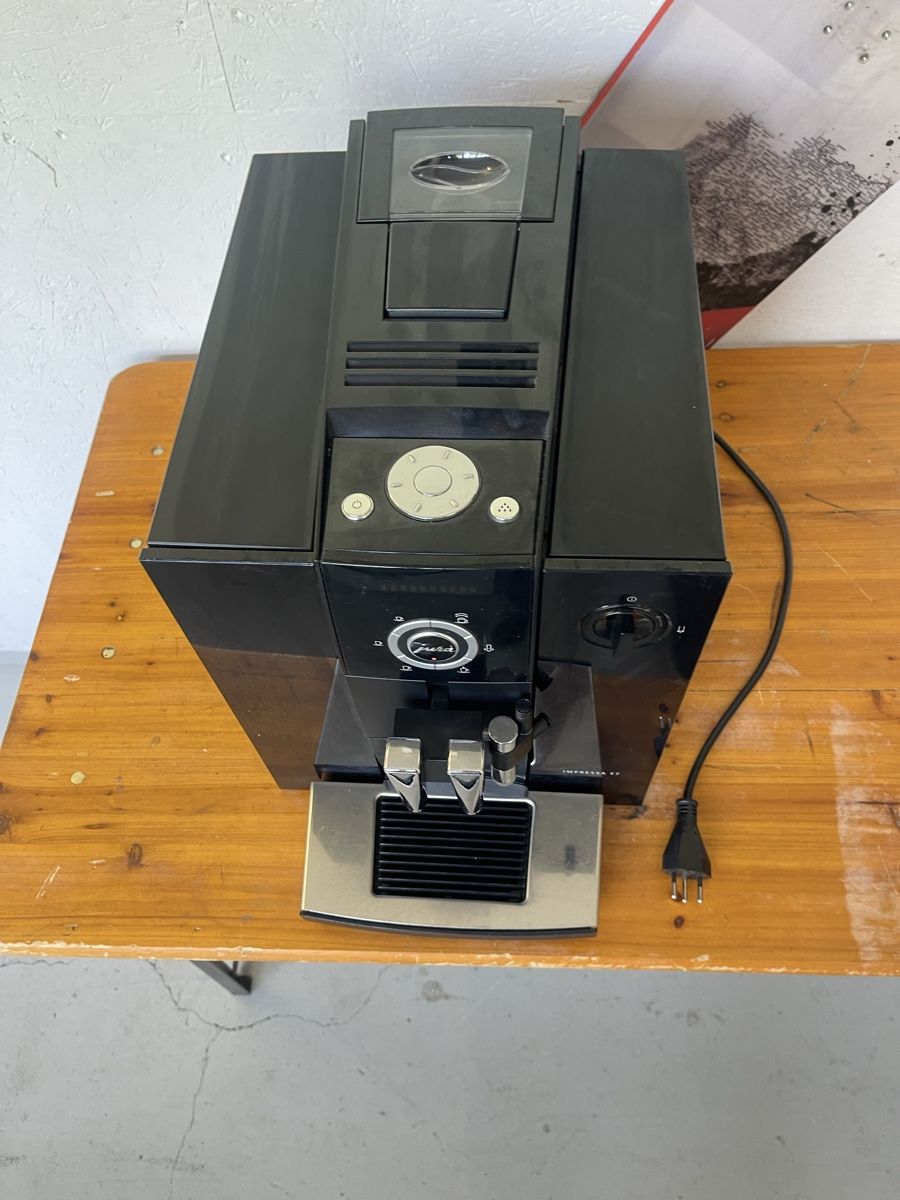 Jura Macchine per caffè & Macchine per espresso: Jura Impressa F7 – Usato da Murten venduto da Ski-Outlet 2