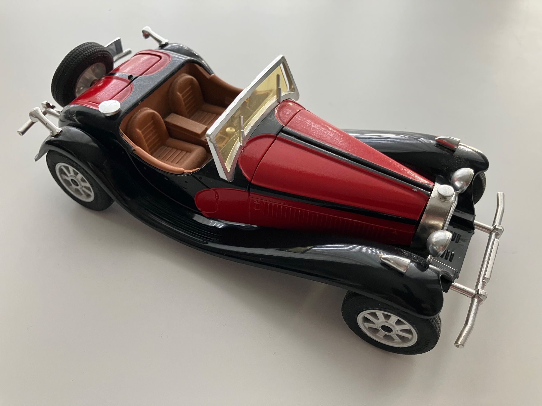 Bugatti Modellini d'auto: Bugatti 55 Roadster Modellauto schwarz/rot – Usato da Zürich venduto da Kue_Zuerich 2