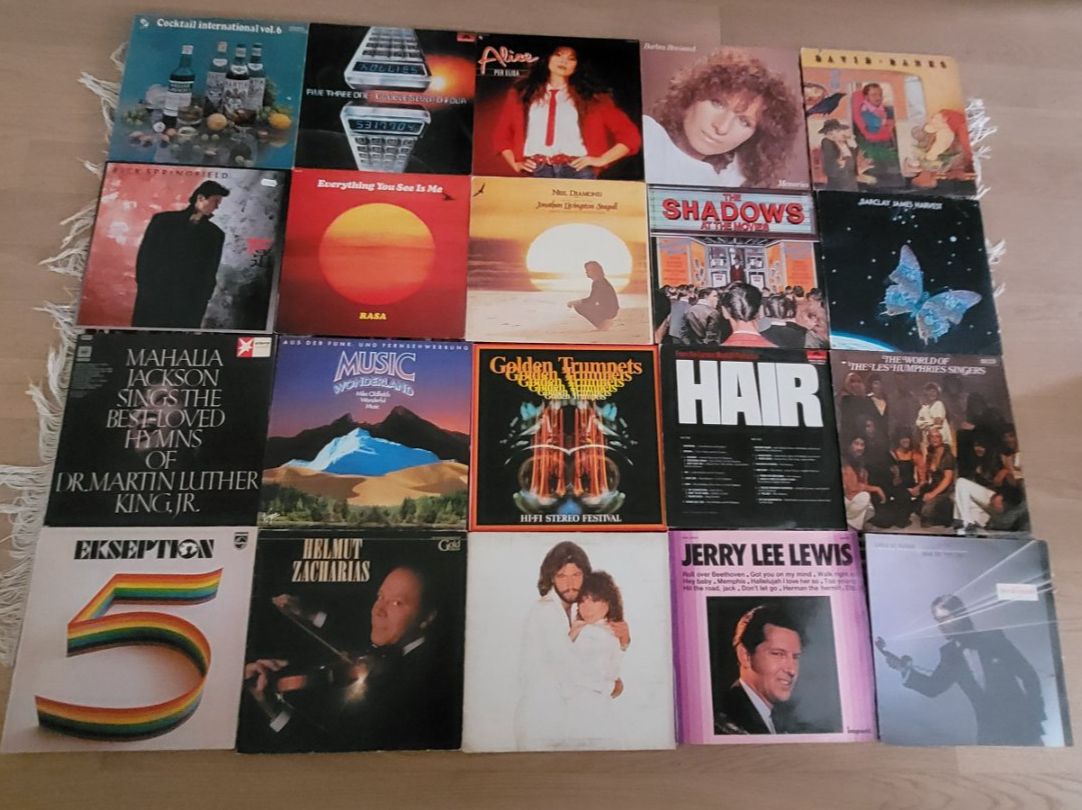 Vinyles: 20 LP Divers – D'occasion à Martigny par MZ-67