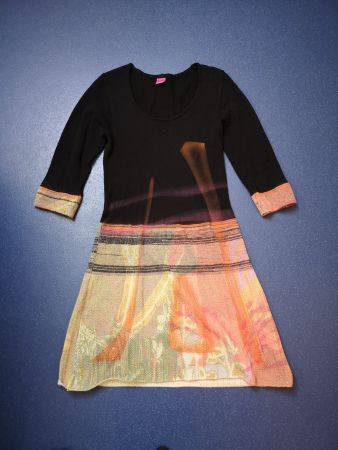Kleid Safe the Queen in L