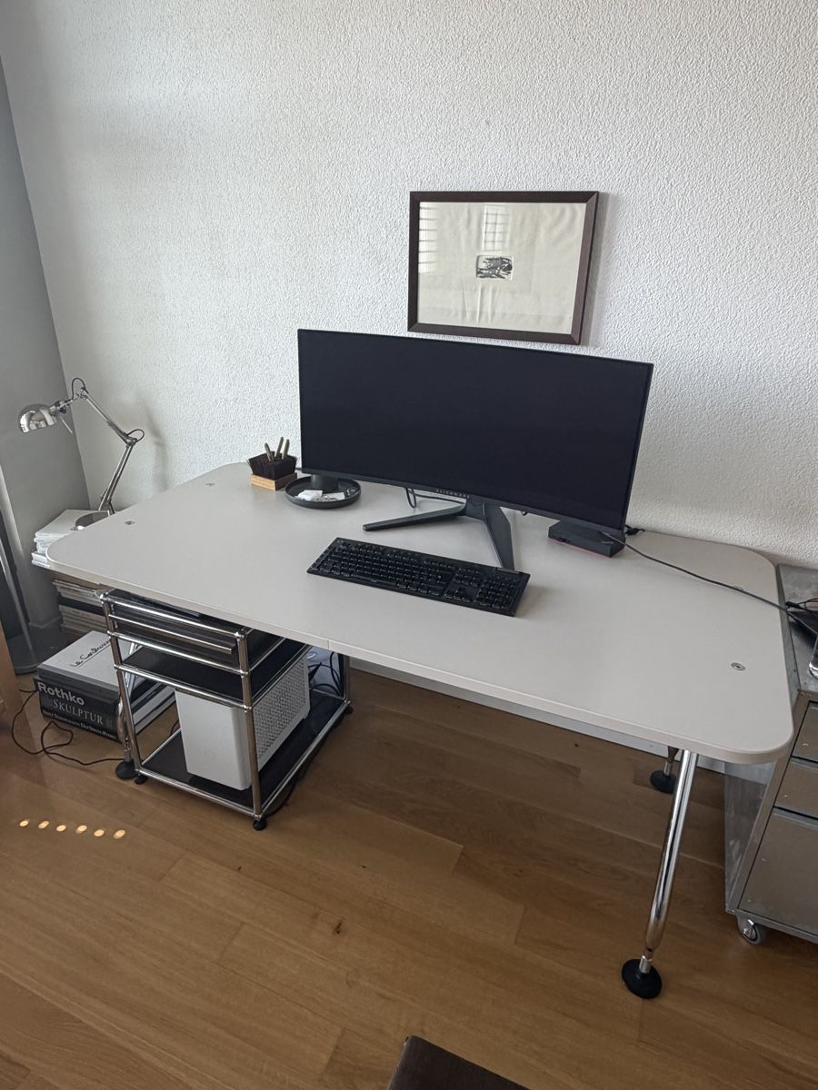 Bureaux: Vitra Bürotisch – D'occasion à Bern par Jer__59
