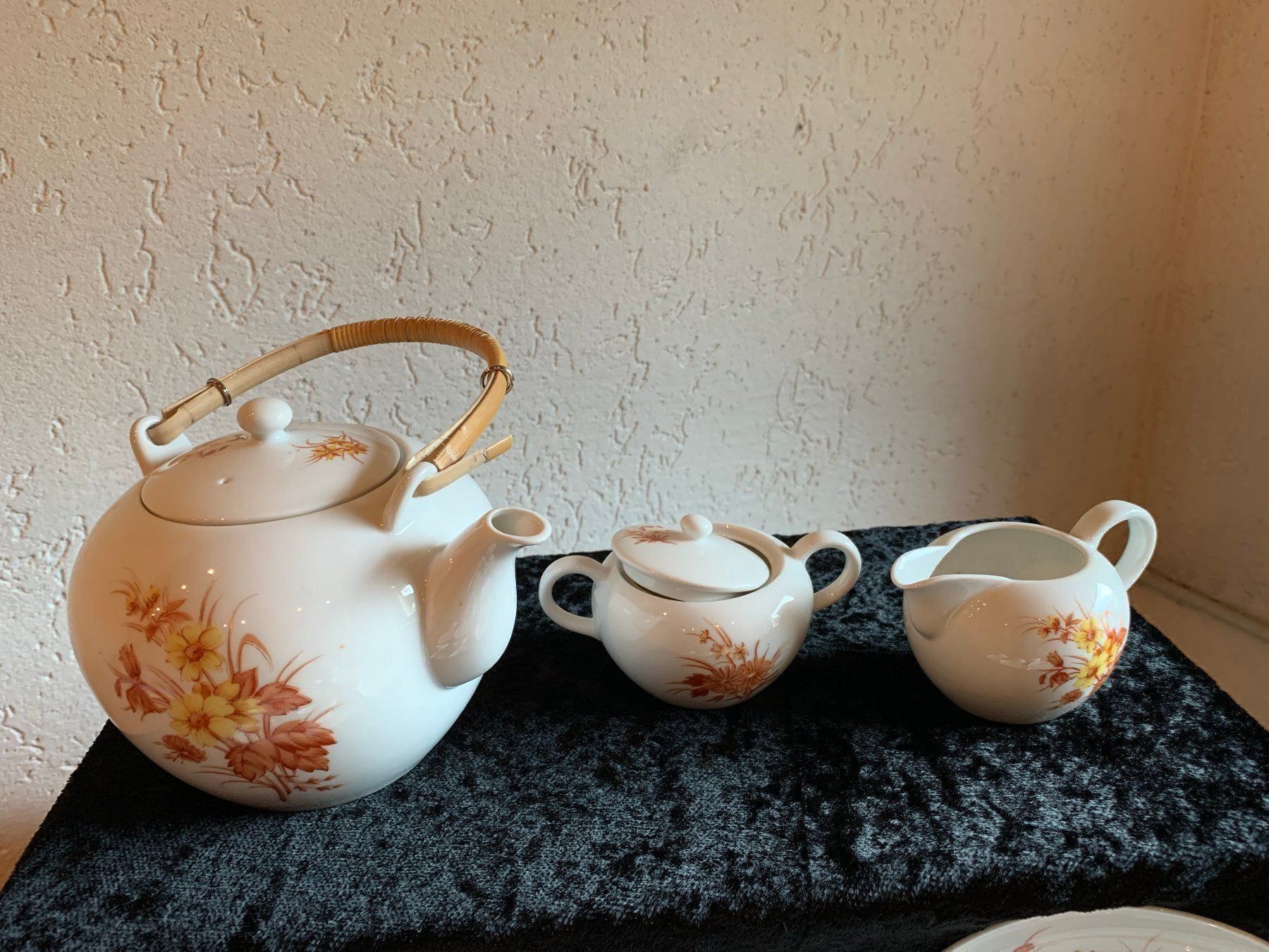 Set di piatti: Teeservice Marke Krautheim Selb Bavaria – Usato da St. Gallen venduto da Adwen