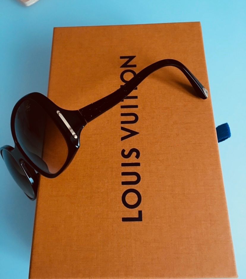 Louis Vuitton Occhiali & Lenti: Louis Vuitton occhiali da sole – Nuovo (secondo la descrizione) da Mendrisio venduto da SGR85 1