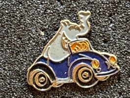 VW-Käfer mit "OTTIFANT" (Otto Walkes) Kult-Pin