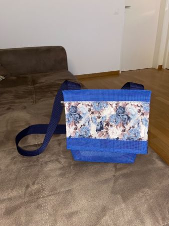 Umhängetasche aus Batyline blau Neu!