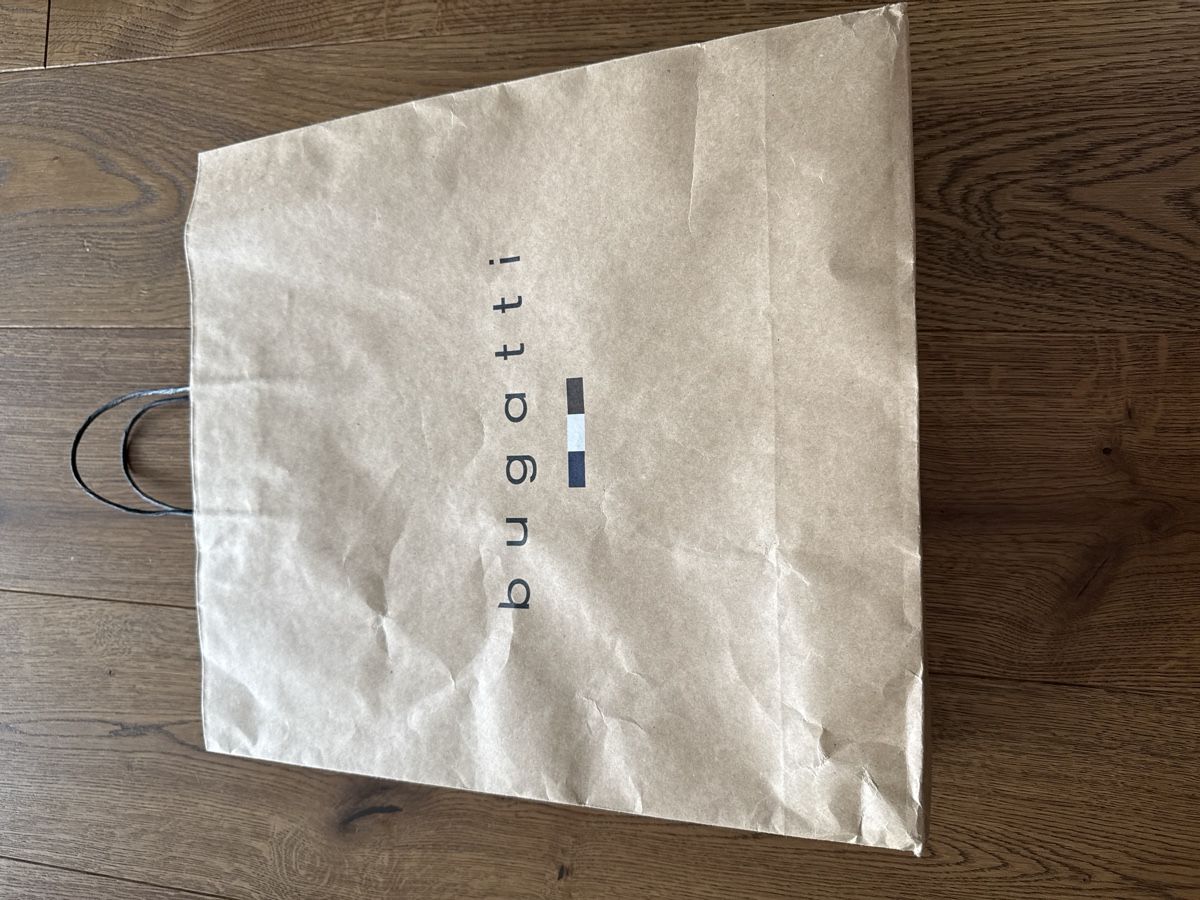 Bugatti Taschen: Bugatti Papiertragetasche / Papiersack – Gebraucht aus Schmerikon von AlbaB