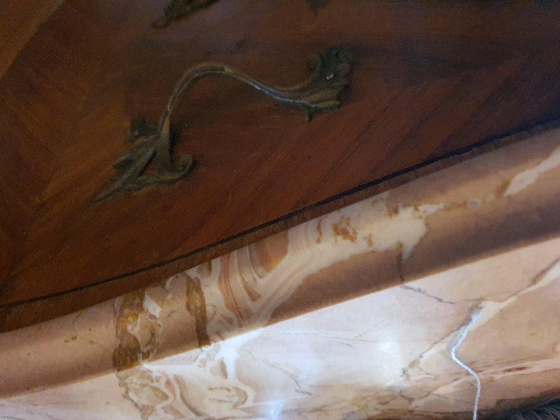 Cassettiere: Commode style Louis XV et marbre.rose – Usato da DUGNY (-Leytron) venduto da Rdeny 3
