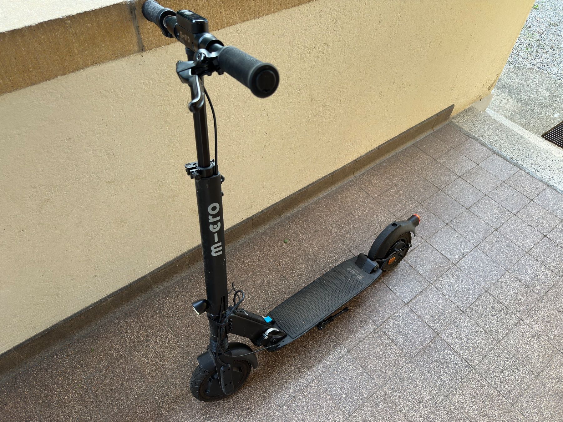 Micro Kickboard: Micro Explorer 2 E-Scooter – Usato da Kreuzlingen venduto da phi_vt7m
