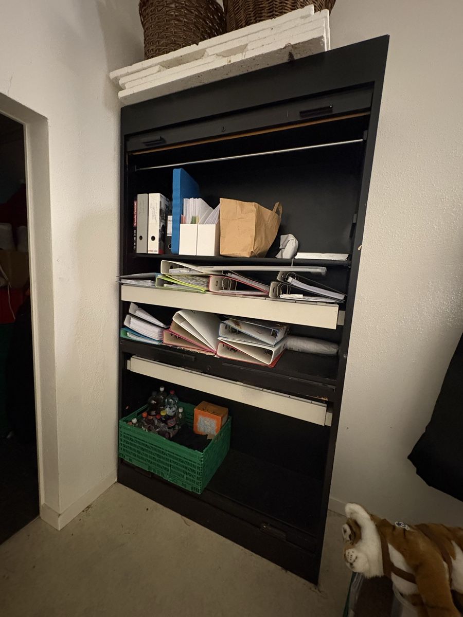 Schränke: Schrank – Gebraucht aus Binningen von sarah0140