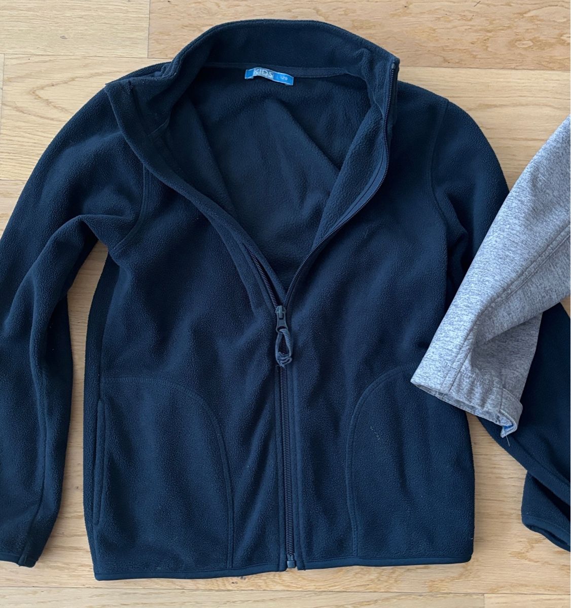 Lotti & Set di vestiti: Kleiderpacket Jungen Gr. 128-134 – Usato da Zürich venduto da pisamun 1