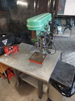 Bohrmaschine Ständerbohrmaschine grün guter Zustand