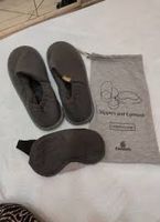Emirates First Class Slippers + Augenmaske (L/XL)