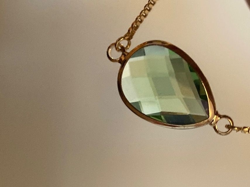 Bracciali & Braccialetti: Bracelet doré avec cabochon en verre vert – Usato da Genève venduto da ct_fqr8 1