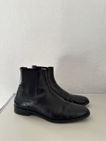 Saint Laurent Montaigne Chelsea boots