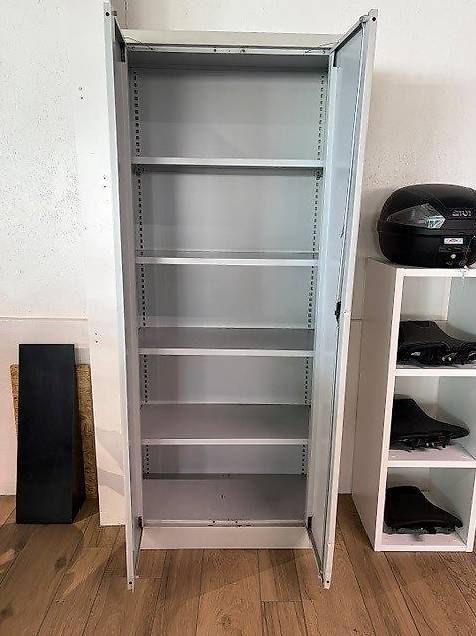 Armadi: Metall Schrank grau – Usato da Landquart venduto da jes_6zrh 1