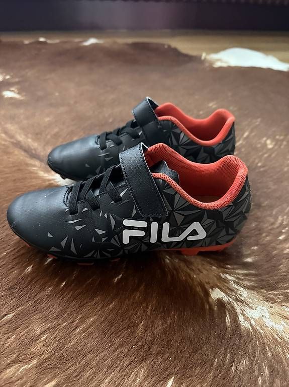 Scarpe per ragazzi: Fussballschuhe Jungs Grösse 35 – Usato da Herisau venduto da Silva_90