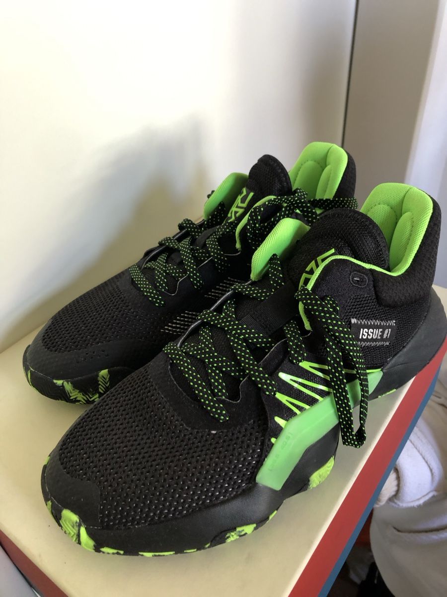 Adidas Scarpe da uomo: Adidas Basketball Schuhe LeBron Marvel 39 – Usato da Basel venduto da Kalleskaviar