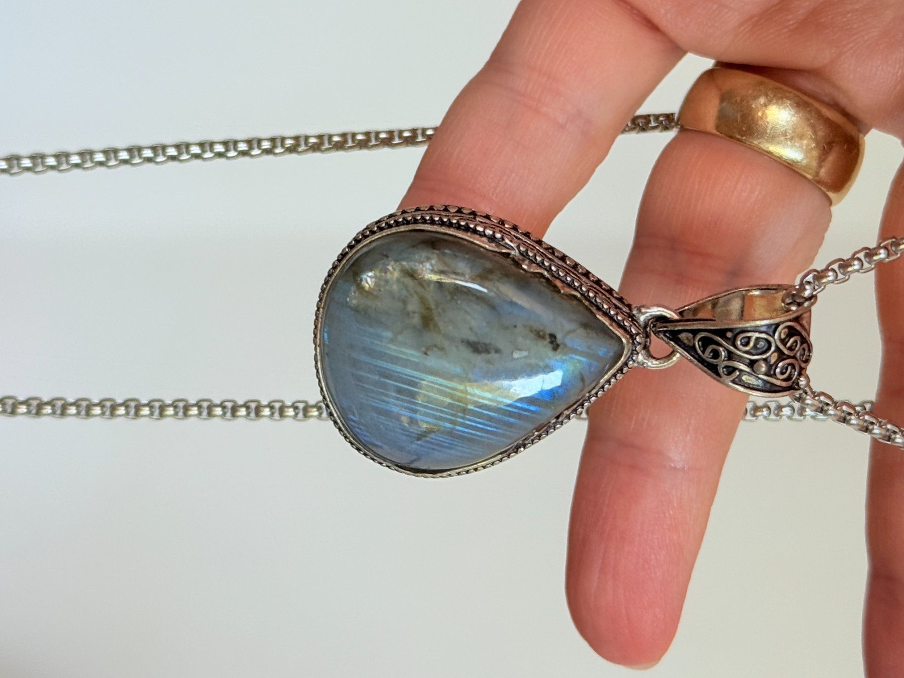 Colliers: Collier Labradorite Marquise Massif Neuf – Neuf avec emballage d'origine à Genève par AWWA 5