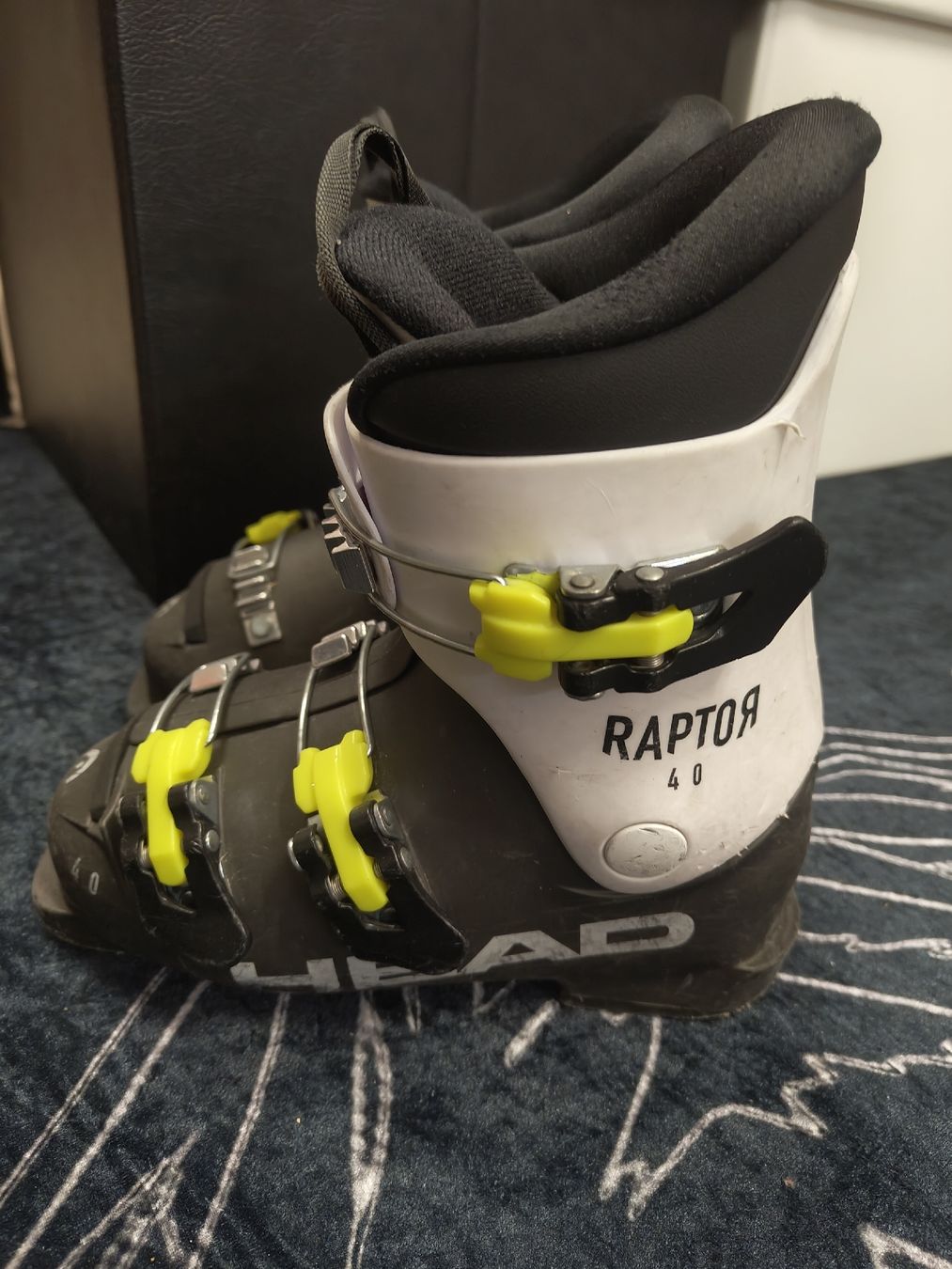 Head Schuhe für Jungen: Head Raptor Grösse 32 – Gebraucht aus Montsevelier von san_w2kq