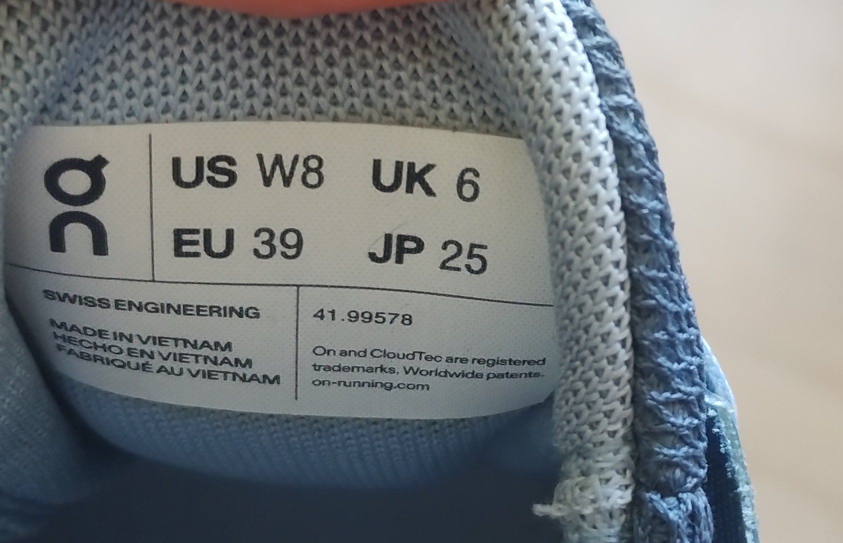 On Damenschuhe: on Cloud Schuhe Grösse 39 neu – Gebraucht aus Schiers von bak007 4