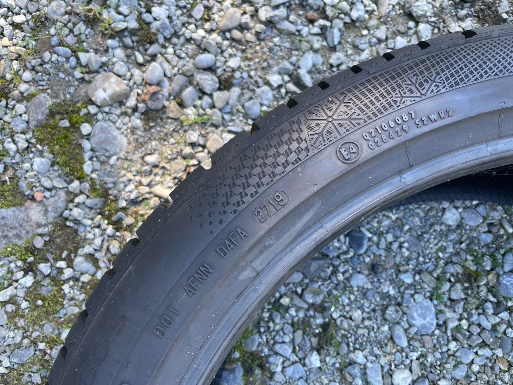 Continental Pneus & Kompletträder: 2x Conti 245 40 21 Winter – Gebraucht aus Belp von Detailfreak 2
