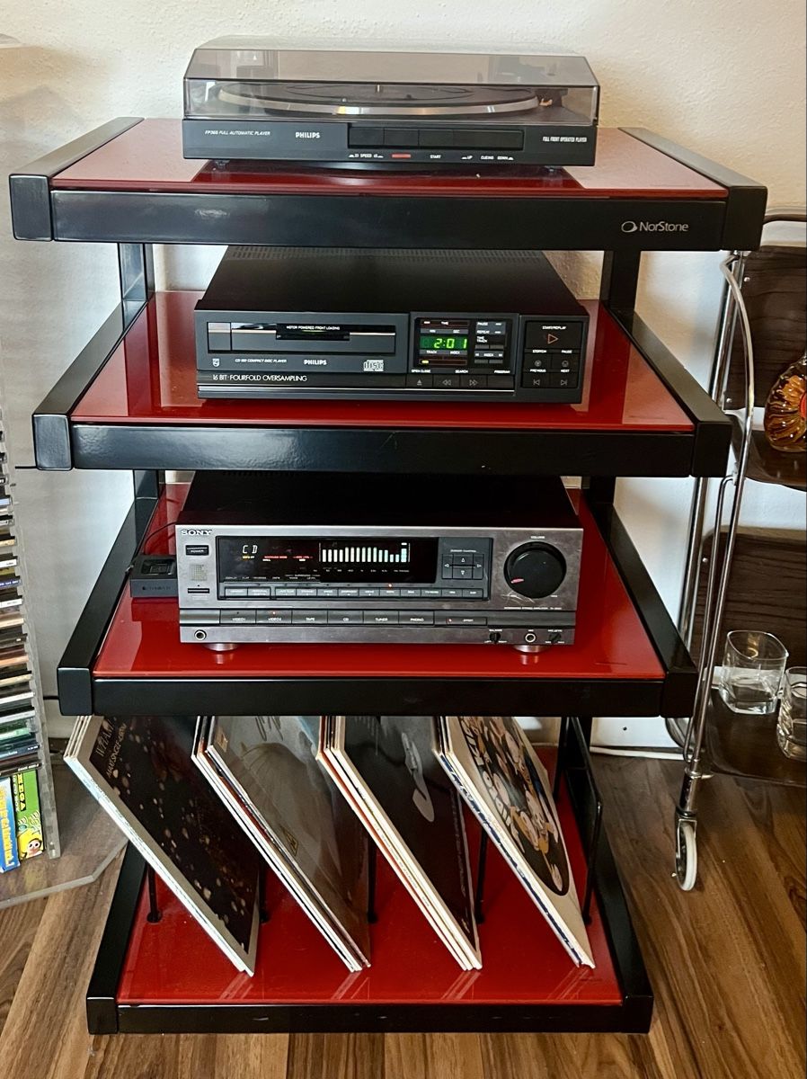 NorStone Wandhalterungen: Norstone Hi-Fi Rack/CD-Player/Verstärker/Plattenspieler – Gebraucht aus Hunzenschwil von Madachica 9
