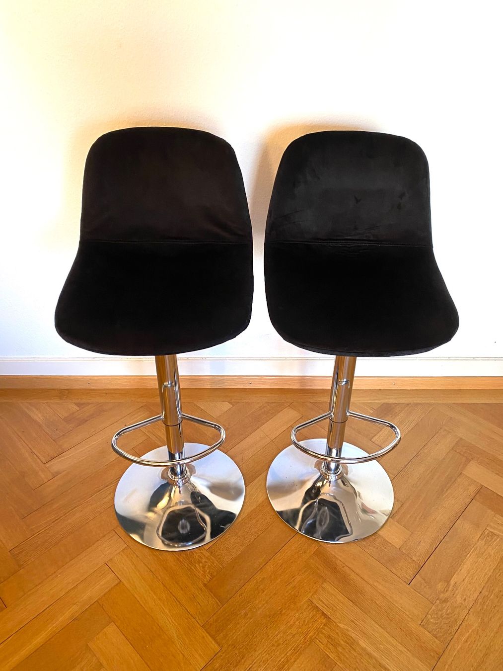 Hochstühle: Barhockers Sessels Chairs Samt – Gebraucht aus Olten von sportwelt 7