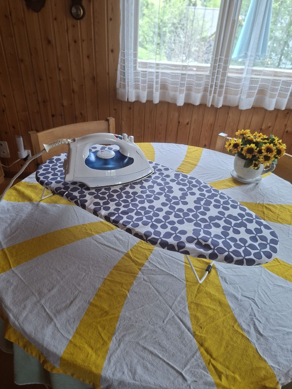 Ikea Assi da stiro: Tisch Bügelbrett – Usato da Mühlebach (Goms) venduto da jad_bg6z