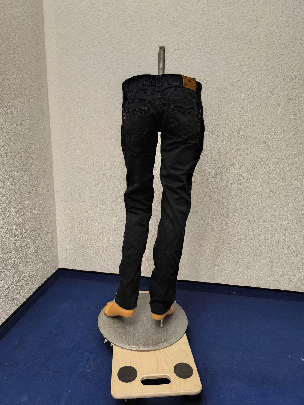 Pantaloni: Schwarze Hose von Frangipani - Gothic, Punk, Emo – Usato da Fischbach LU venduto da BuBri 1