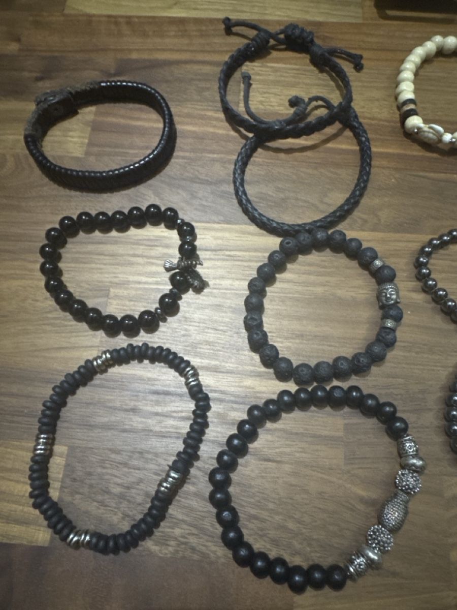 Bracelets: 13 Armbänder Set verschiedene Materialien gebraucht – D'occasion à Muolen par R_Z98 1