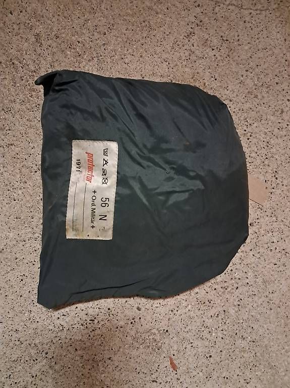 Uniformen: Regenpelerine der Schweizer Armee – Gebraucht aus Hagenbuch ZH von rfa_k9ks 1