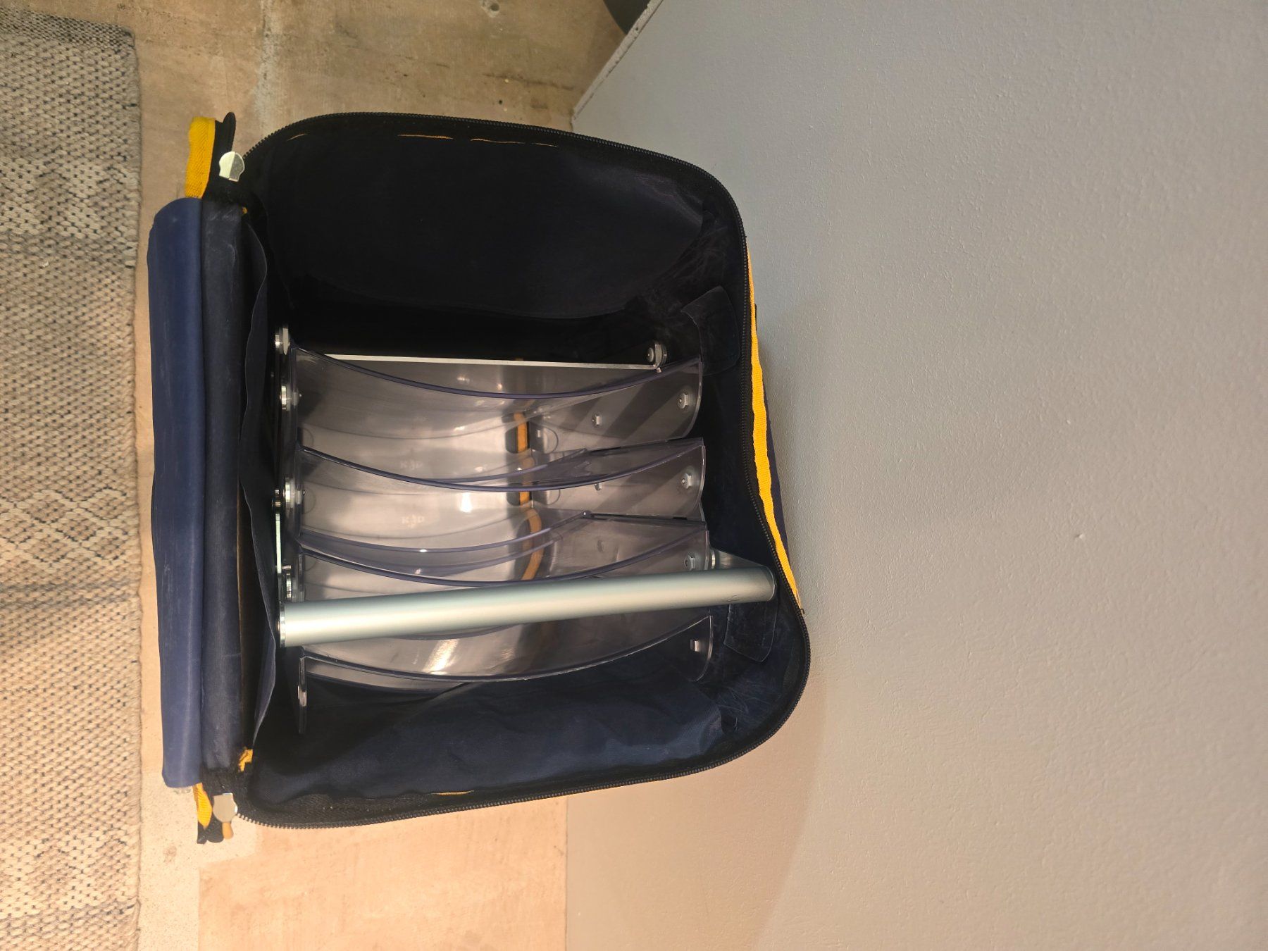 Sonstige Dekorationen & Accessoires: ZIP Displays Prospekthalter zusammenklappbar – Gebraucht aus Zofingen von Loop_ReSale 5
