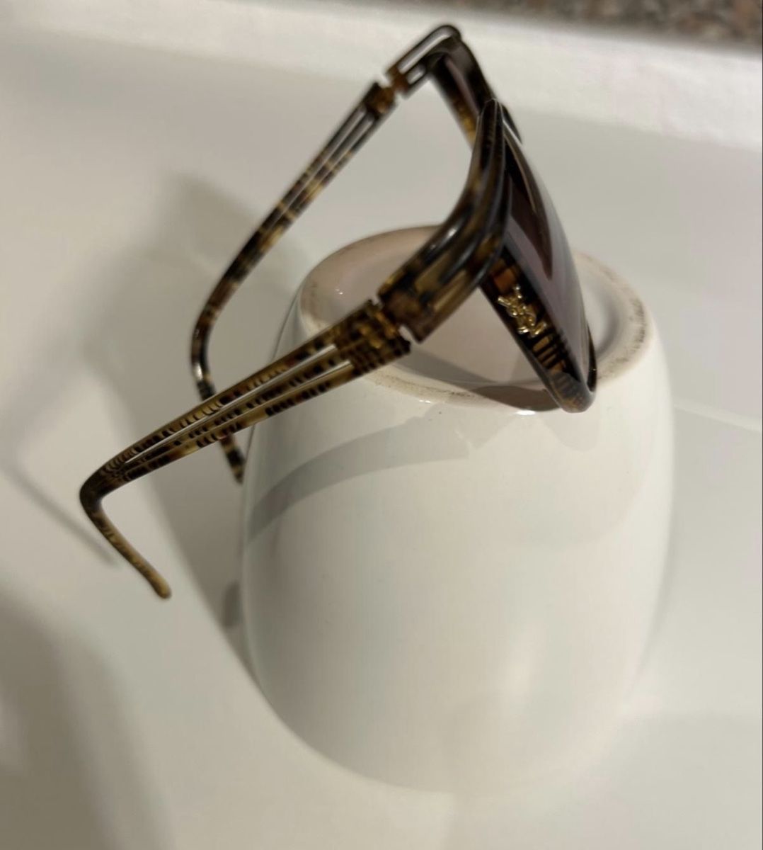 Saint Laurent Lunettes & Verres: Lunettes de soleil vintage YSL – D'occasion à St-Pierre-Clages par ste_xk6p 2