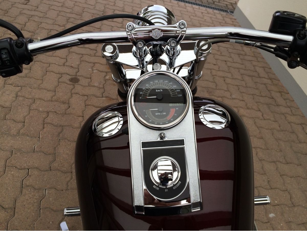 Harley-Davidson Chopper: Harley Davidson FXSTC Softail Custom – Usato da Nidau venduto da Graschi 4