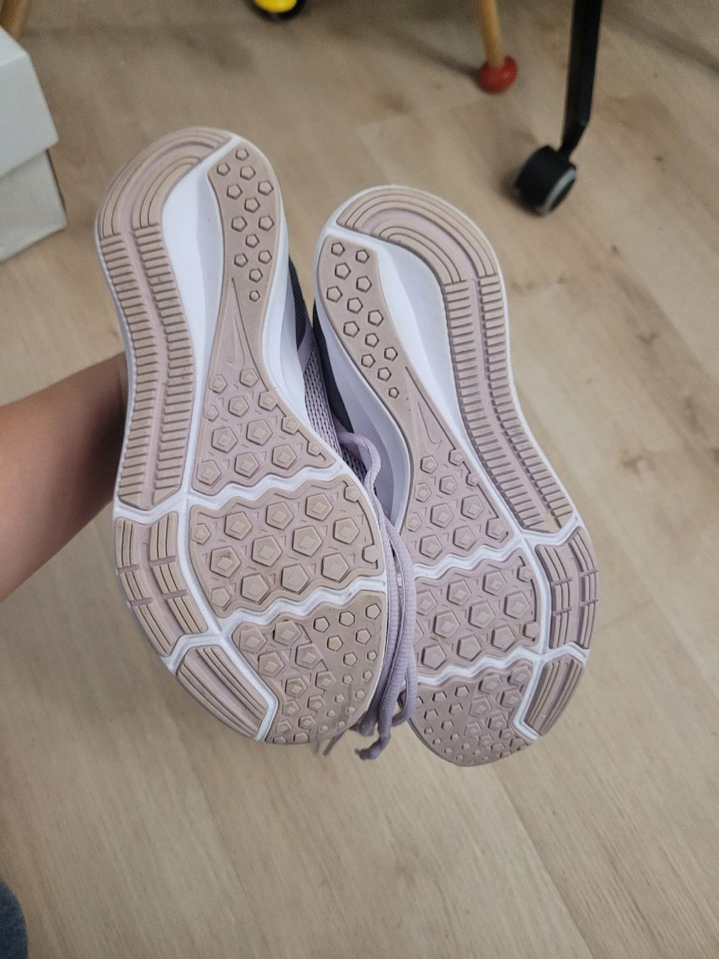 Nike Scarpe per ragazze: Schuh nike Gr. 35.5 – Usato da Lupsingen venduto da sta_wgg5 5