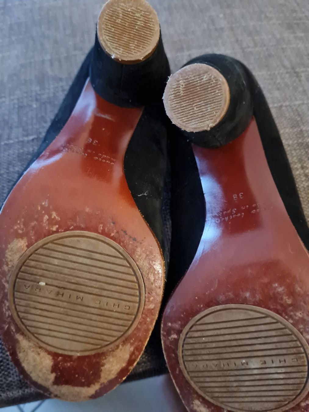 Chie Mihara Scarpe da donna: Escarpins élégants en daim noir, pointure 38 Chie Mihara – Usato da Payerne venduto da wardi11 5