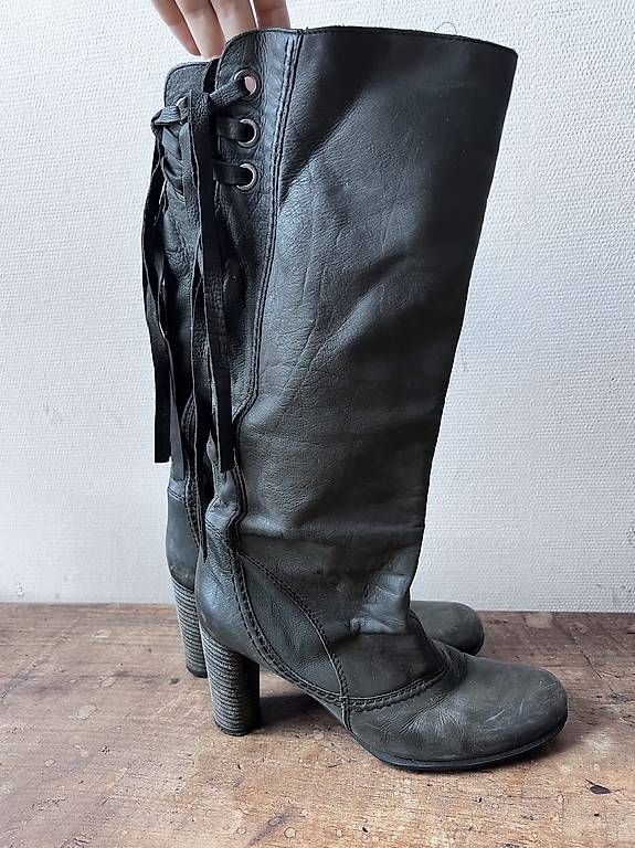 Scarpe da donna: Lederstiefel – Usato da Basel venduto da nmeark